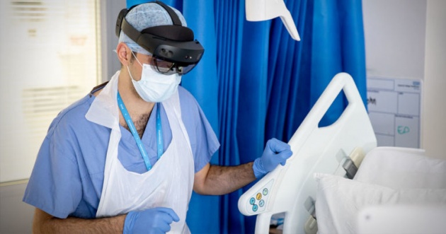 Trends | Doctors are using Augmented Reality to treat coronavirus ...